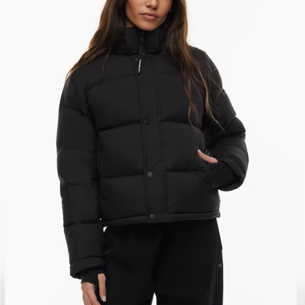 Gently used black aritiza super puff shorty size medium